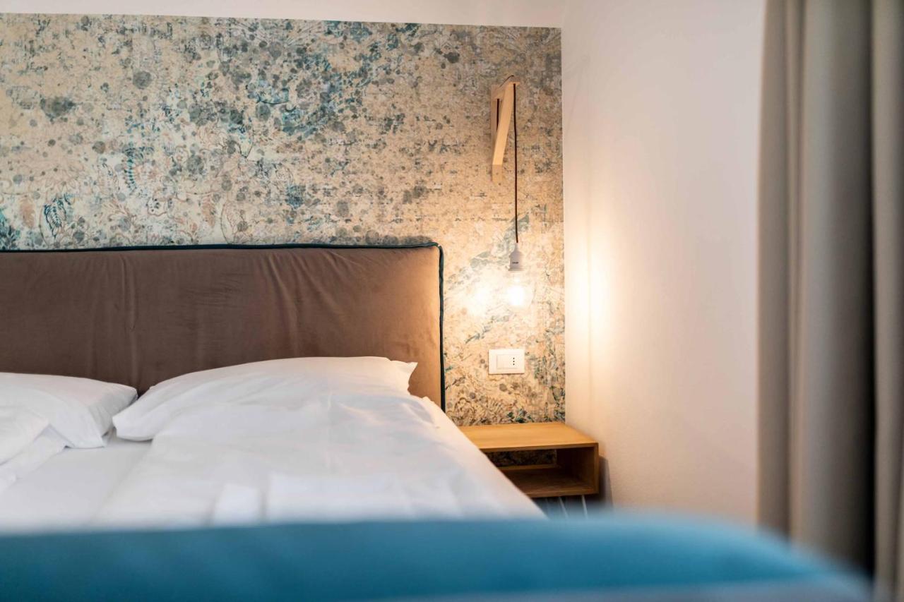 Stay Cooper Guesthouse zum Loewen Meran Exterior foto