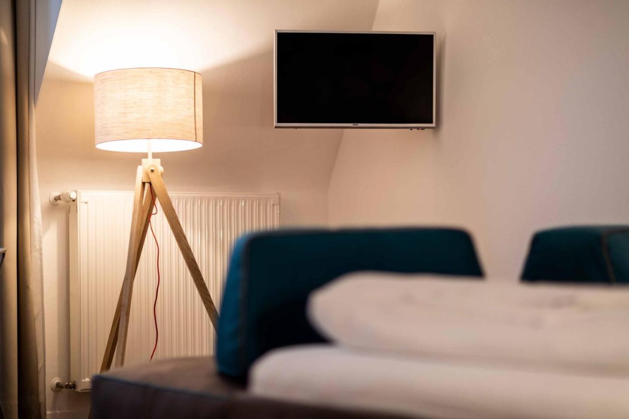 Stay Cooper Guesthouse zum Loewen Meran Exterior foto
