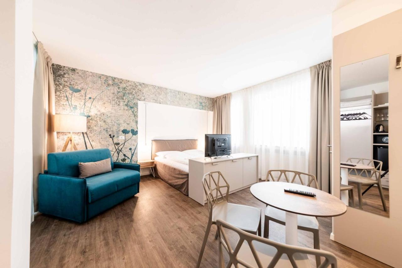 Stay Cooper Guesthouse zum Loewen Meran Exterior foto
