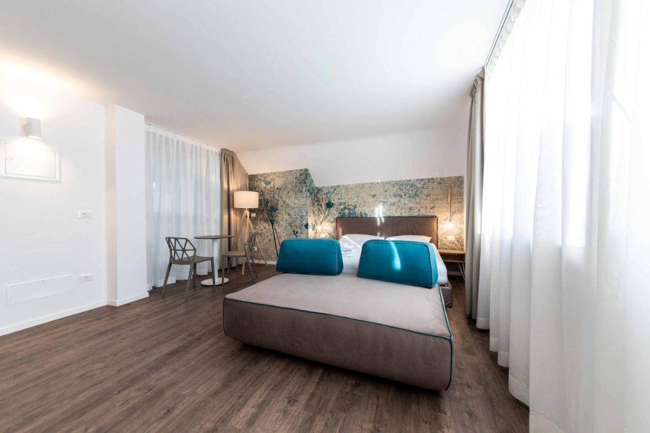 Stay Cooper Guesthouse zum Loewen Meran Exterior foto