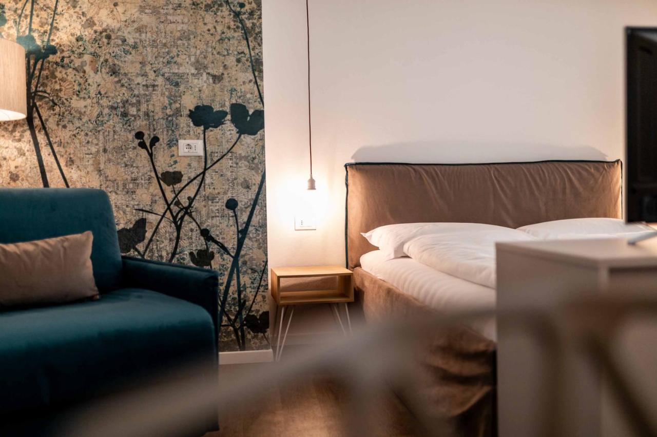 Stay Cooper Guesthouse zum Loewen Meran Exterior foto