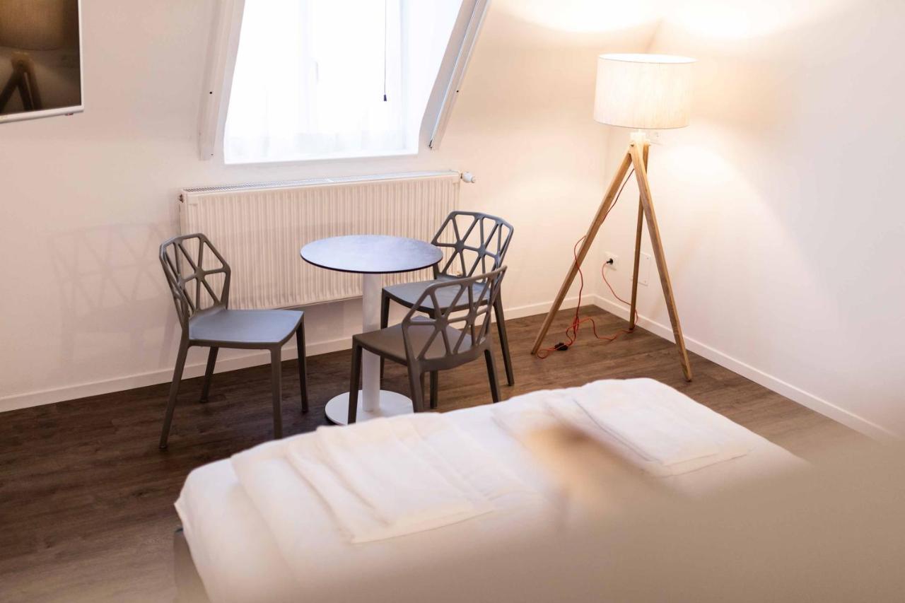 Stay Cooper Guesthouse zum Loewen Meran Exterior foto
