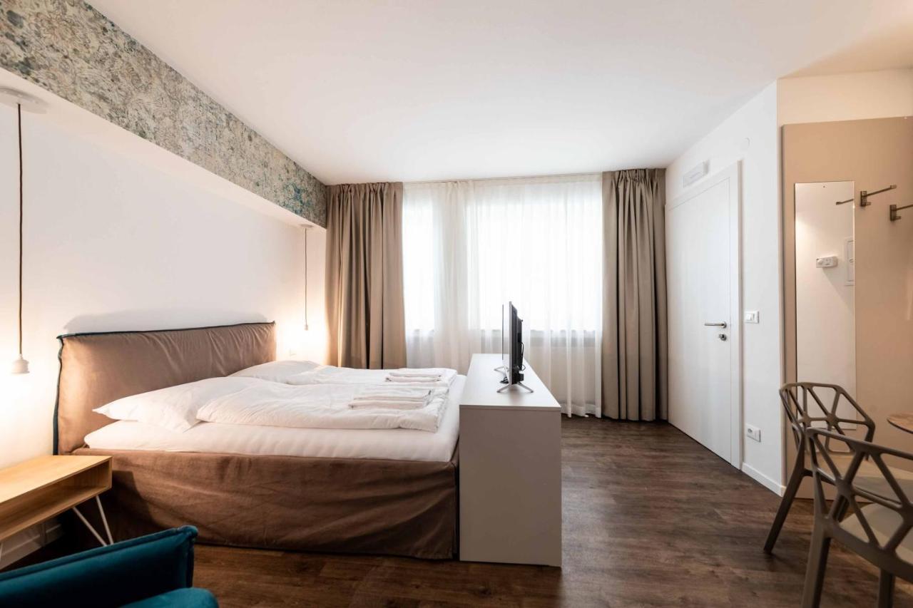 Stay Cooper Guesthouse zum Loewen Meran Exterior foto