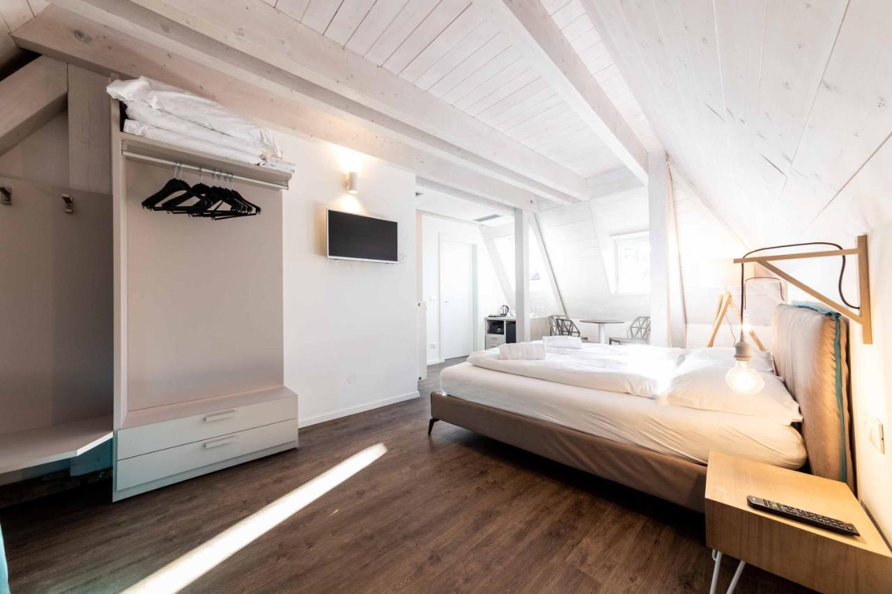 Stay Cooper Guesthouse zum Loewen Meran Exterior foto