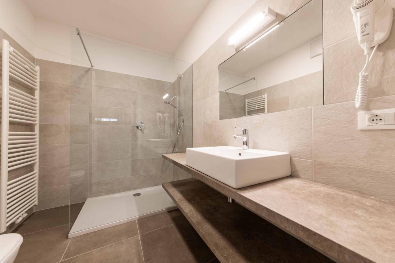 Stay Cooper Guesthouse zum Loewen Meran Exterior foto